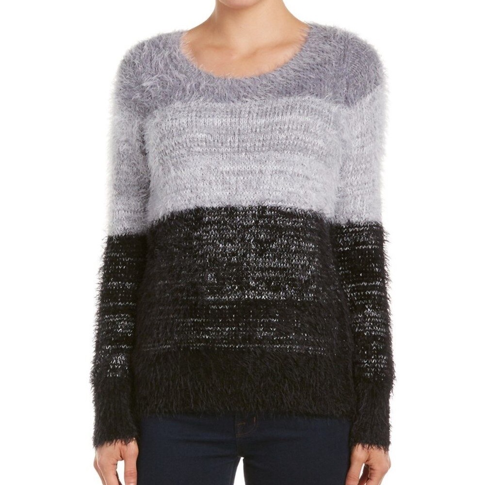2/15$ 🍒. Women's Fuzzy Gray and Black Sweater